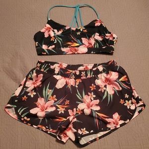Old Navy Active Set (Shorts, Sports Bra)